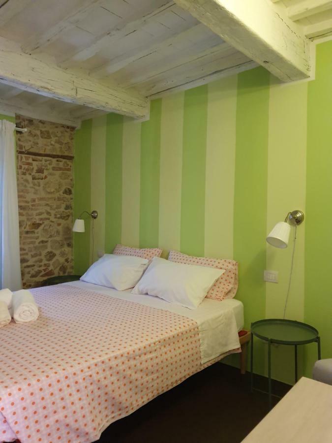 Lo Scarabeo Bed & Breakfast Casale di Pari Rom bilde